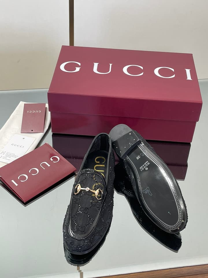 Gucci Patent Leather GG Crystal Loafers – FW25 in Black Patent Crystal Gg