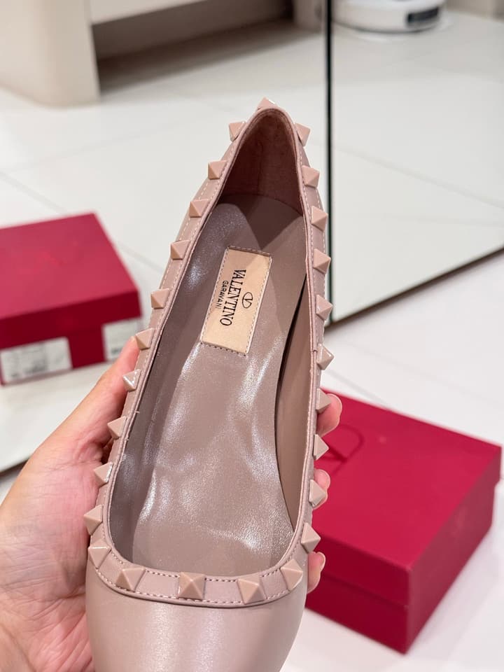 Valentino Classic High-Heel Pumps in Nude Pink Studded
