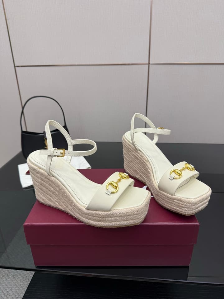 Gucci Horsebit Platform Sandals – 2025 Summer Collection in Black