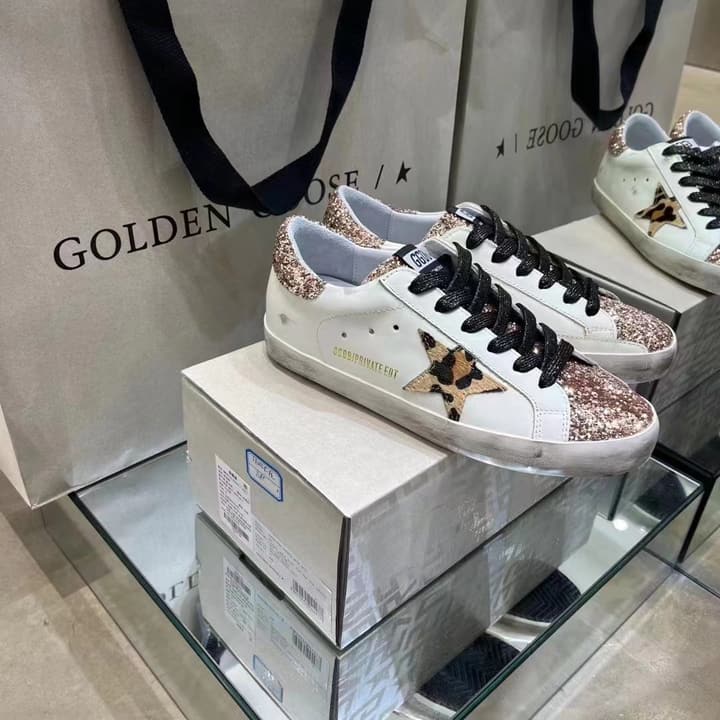 Golden Goose Superstar Graffiti Sneakers – SS22 in Black Star Rose Gold Toe