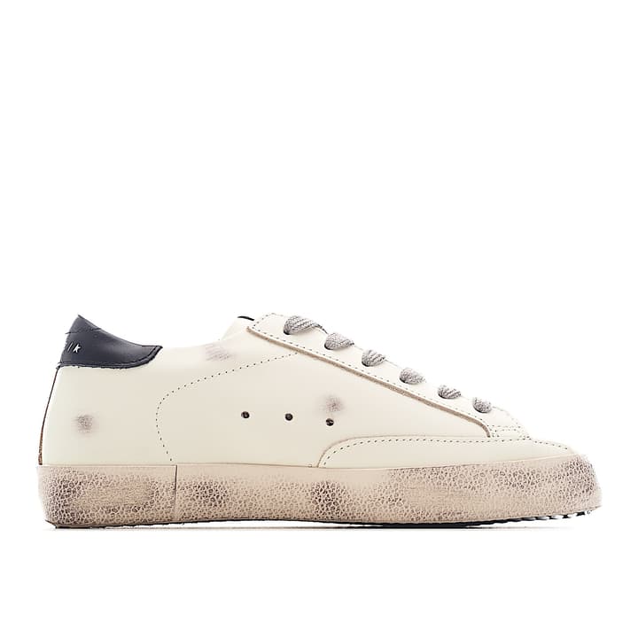 Golden Goose Super Star Sneakers – 2023 Collection in Bright Metallic Outline Star