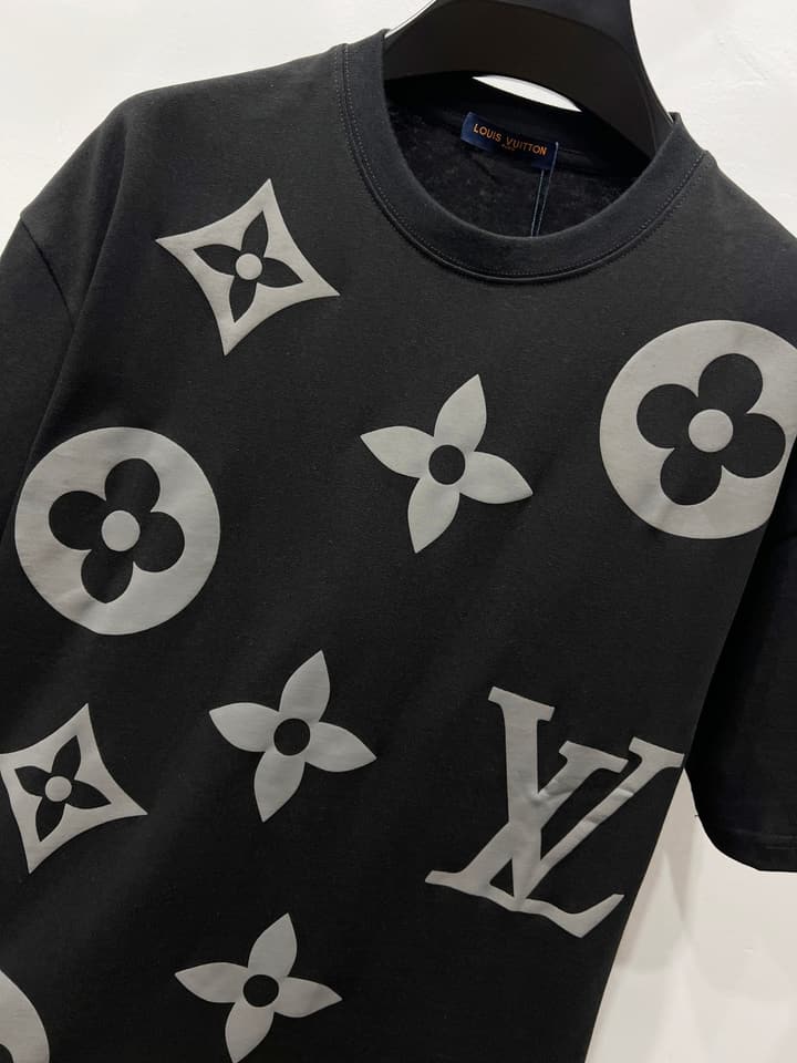 Louis Vuitton Monogram Clover Print T-Shirt in Classic Black