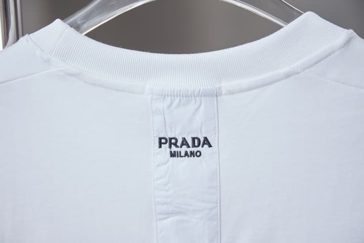 Prada Hardware Short-Sleeved T-Shirt – 26SS Early Spring Collection in White