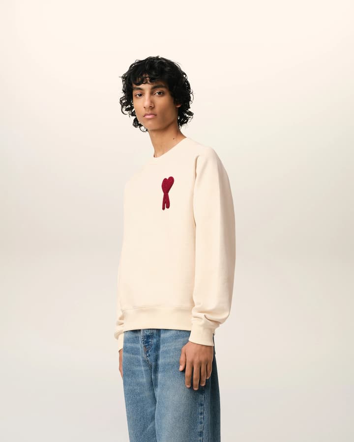 AMI Paris Ami de Coeur Raglan Crewneck Sweatshirt – 25FW in Apricot With Clear Heart