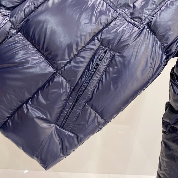 Moncler Goose Down Puffer Jacket – 2025FW in Dark Charcoal