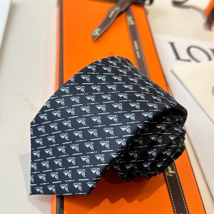 Hermès Men's Printed Silk Tie Series in Black
