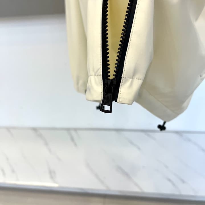 Moncler 2025FW Lightweight Hooded Jacket in Classic Black