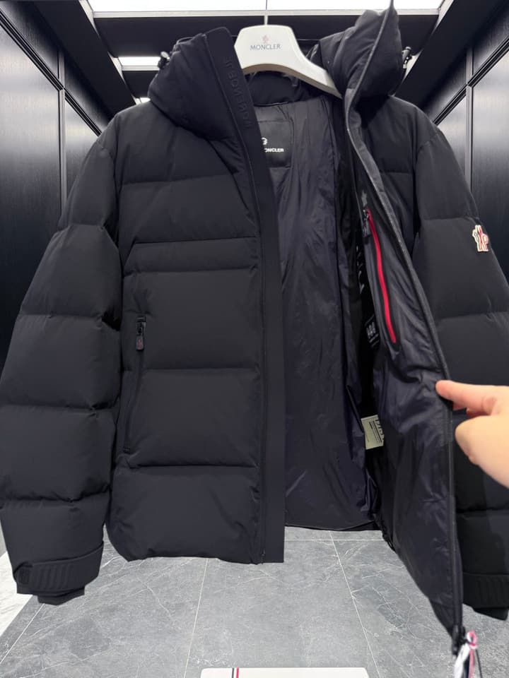 Moncler Grenoble Ski Down Jacket – 2025FW in Classic Black Down Jacket