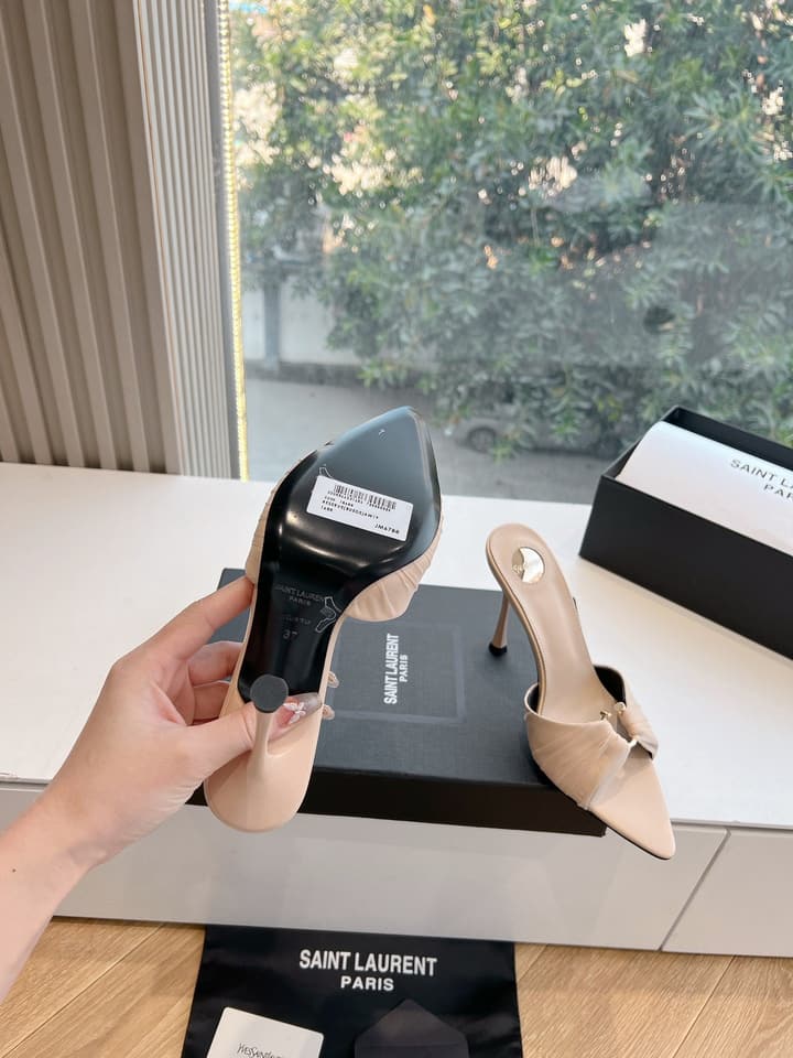 Saint Laurent Lee Metal Chain Pointed-Toe Pumps in Black Satin