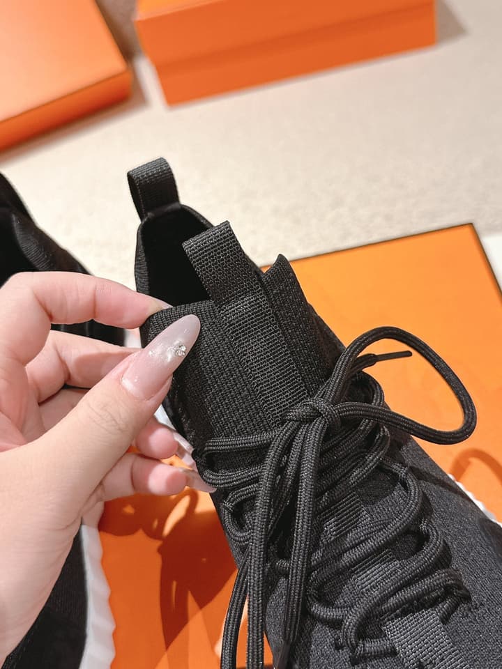 Hermès Classic Couple's Casual Sneakers in All Black