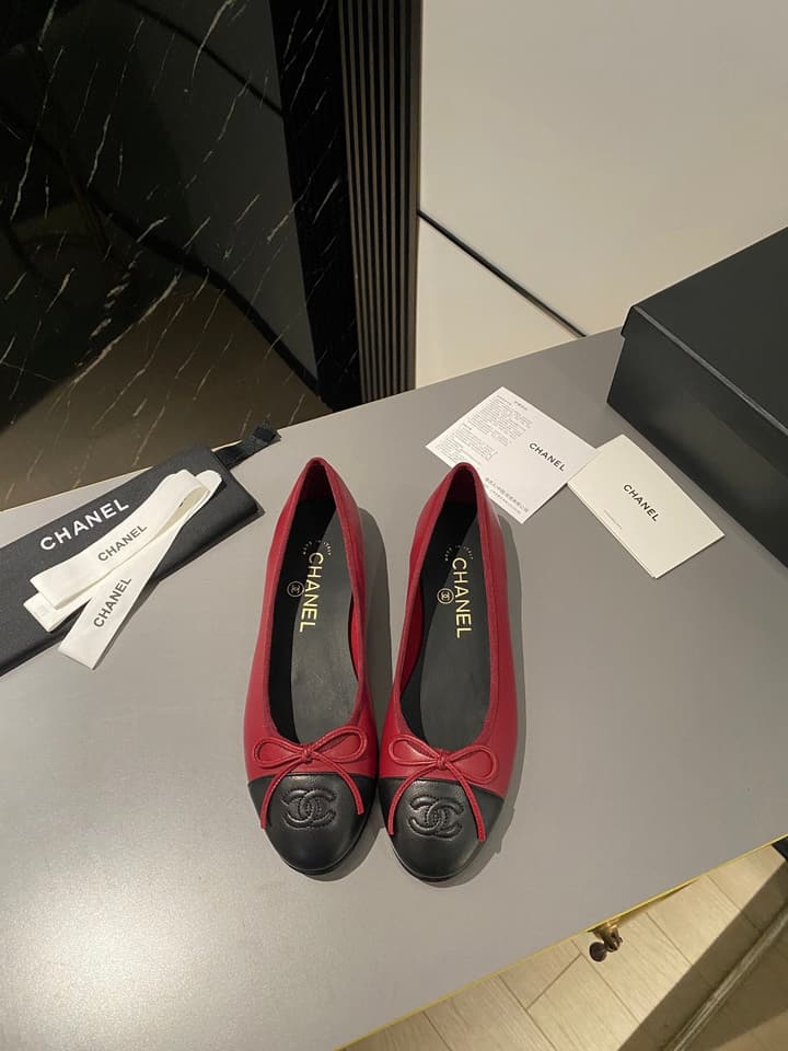 Chanel Classic Ballet Flats in Shiny Black
