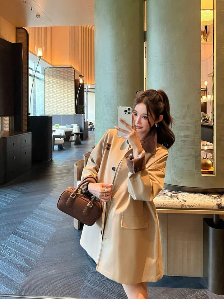 Miu Miu Collar Patchwork Trench Coat – 25SS in Creamy Beige