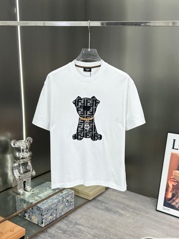 Fendi Logo and Graphic Cotton T-Shirt – 2026SS in Black Dog Graphic