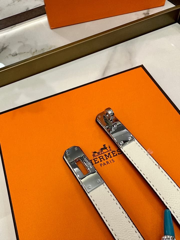 Hermès Slim Leather Belt – 2.0cm in Black With Silver Buckle