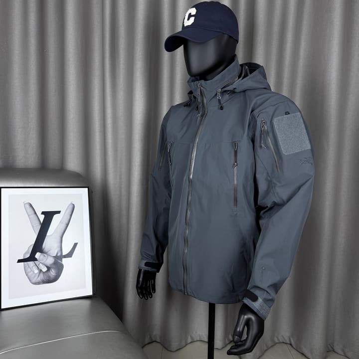 Arc'teryx Alpha LEAF Jacket GEN2 Hard Shell in Wolf Gray Hard Shell Jacket