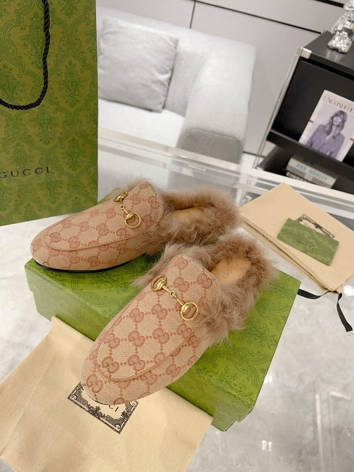 Gucci Toscana Sheepskin Loafers in Black Patent Embossed With Tan Shearling
