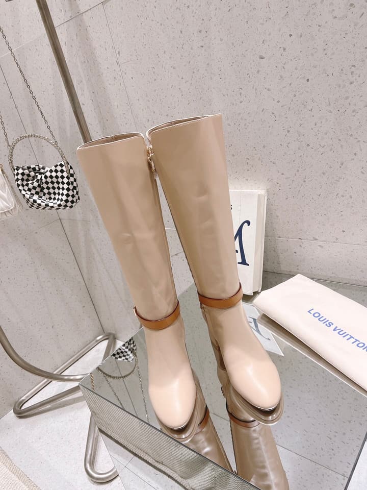 Louis Vuitton Parisienne Leather Knee-High Boots in Black Leather