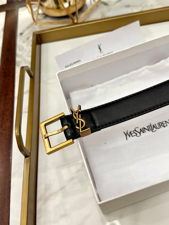 Saint Laurent Classic Leather Belt – 2.5cm in Black Leather With Gold Buckle