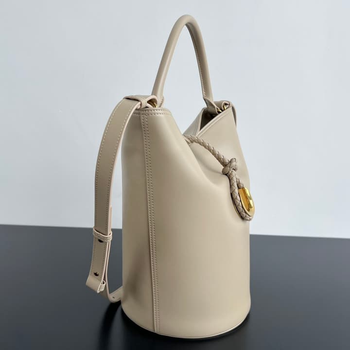 Bottega Veneta Liberta Bucket Bag – 25SS in Black