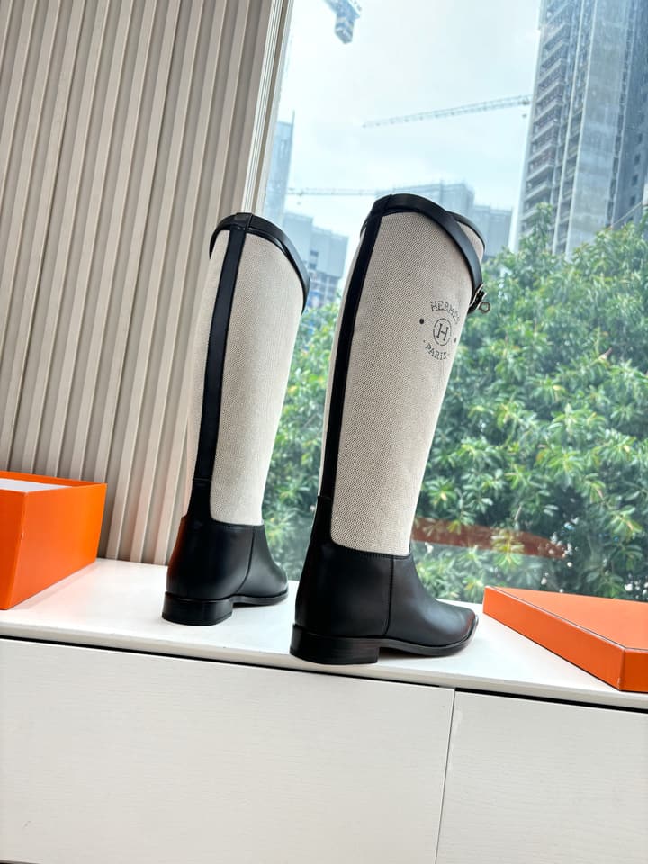 Hermès Classic Knee-High Boots – 2025FW in Assorted Buckle Riding Boots Display