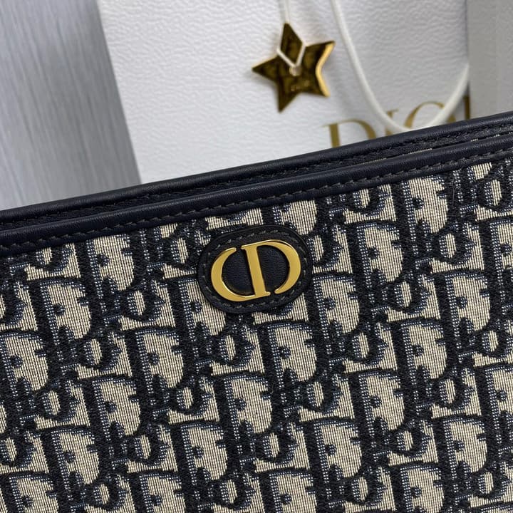 Dior 30 Montaigne Oblique Jacquard Clutch Bag in Beige Oblique
