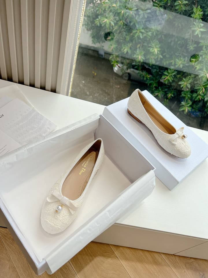 Dior Embroidered Leather Loafers – 2024 Spring Collection in Cream