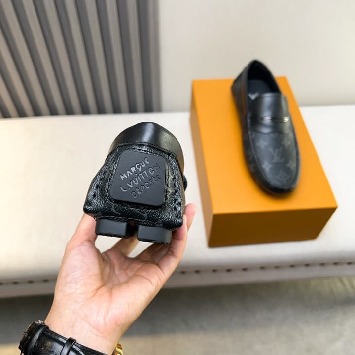 Louis Vuitton Pebbled Leather Driving Shoes in Black Textured Leather