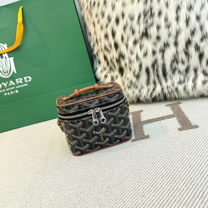 Goyard Muse Vanity Ultra Mini Cosmetic Bag in Blue
