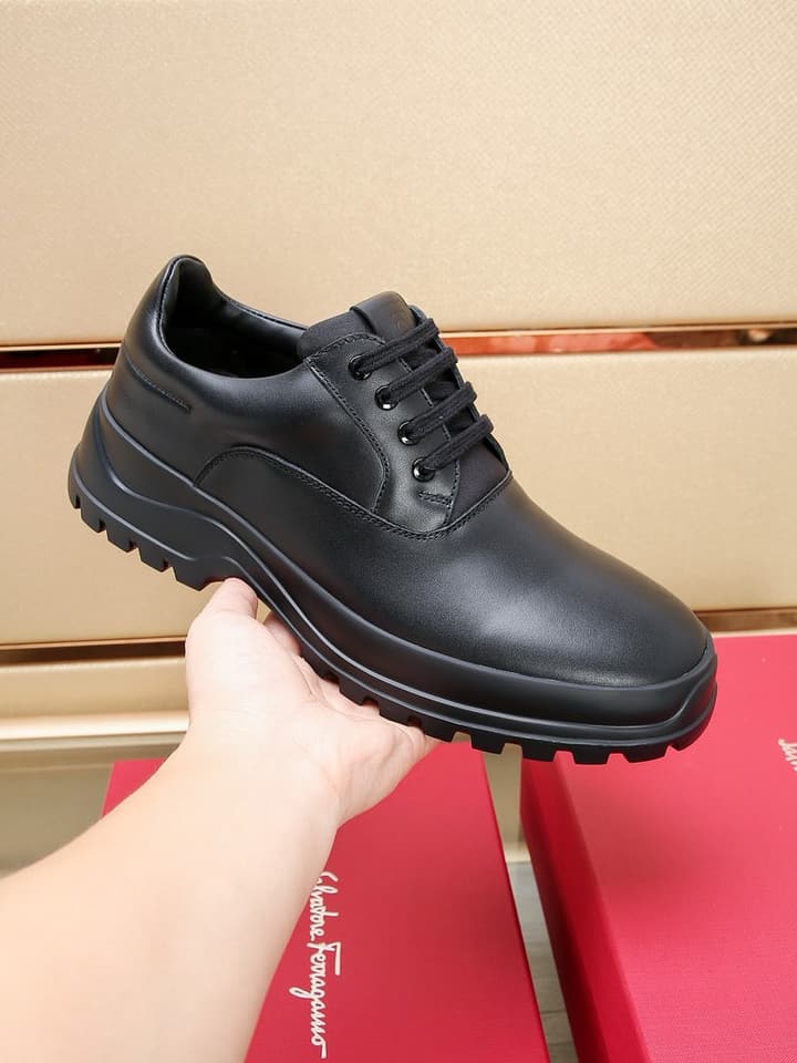 Ferragamo Premium Business Dress Shoes in Black Leather Derby