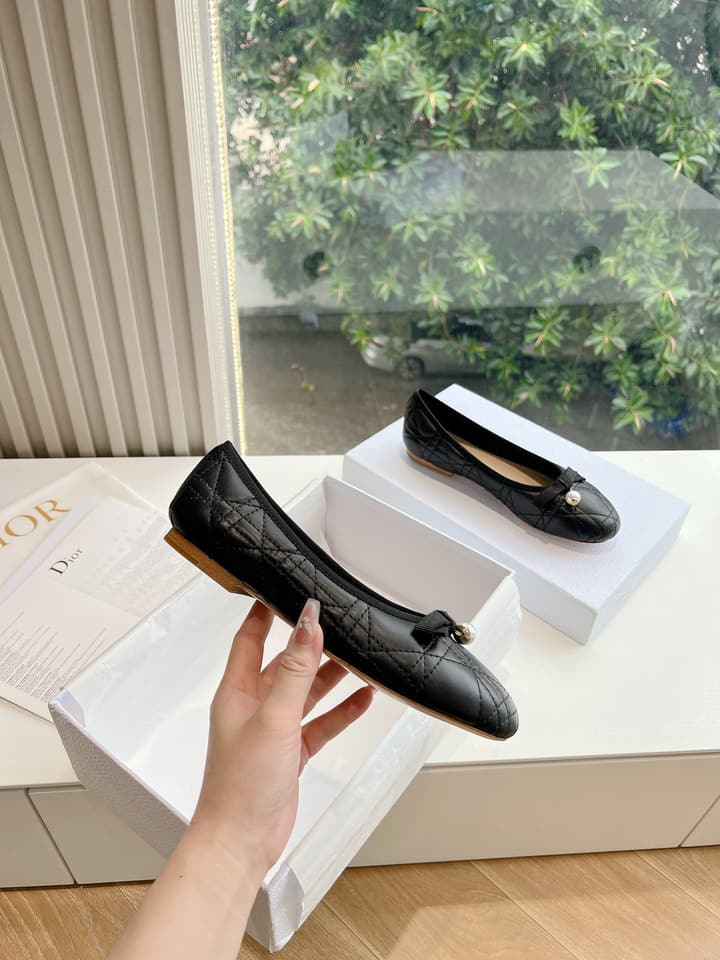 Dior Embroidered Leather Loafers – 2024 Spring Collection in Cream