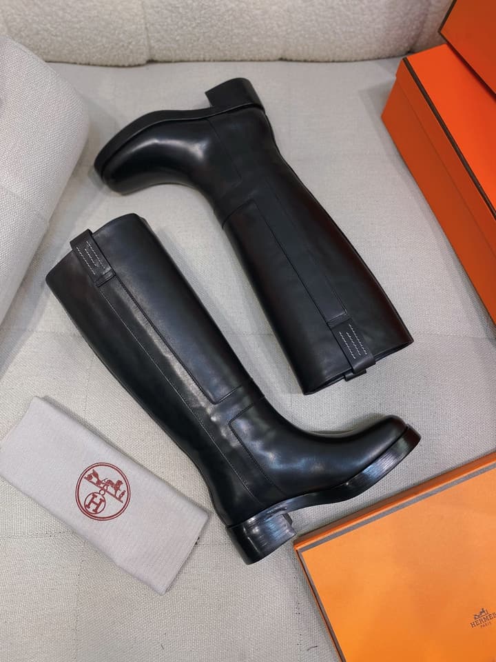 Hermès Horse H Knee-High Equestrian Boots in Black Leather
