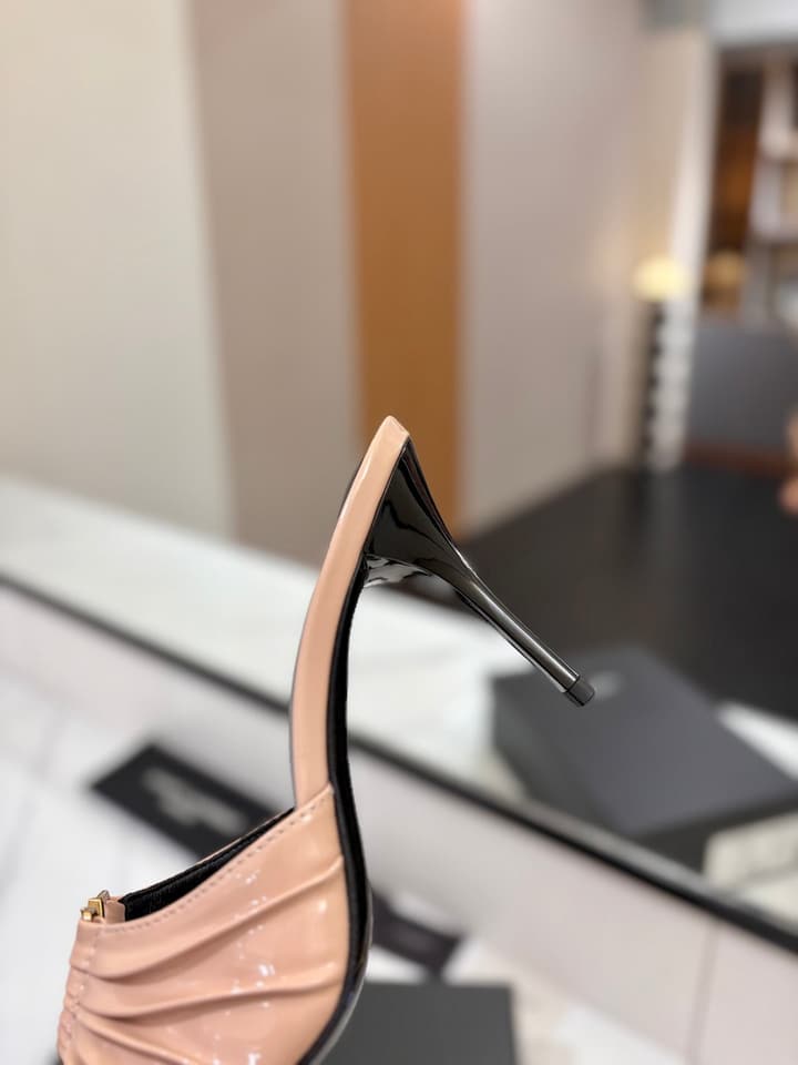 Saint Laurent Crystal Chain Patent Leather Heeled Sandals – 2025 Spring/Summer Collection in White Patent