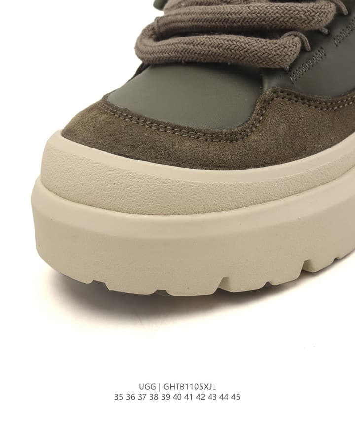 UGG Retro Low-Top Ankle Boots in All Black
