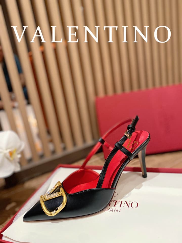 Valentino VLogo Signature Leather Pumps – 2022 Collection in Glossy Black With Red Lining