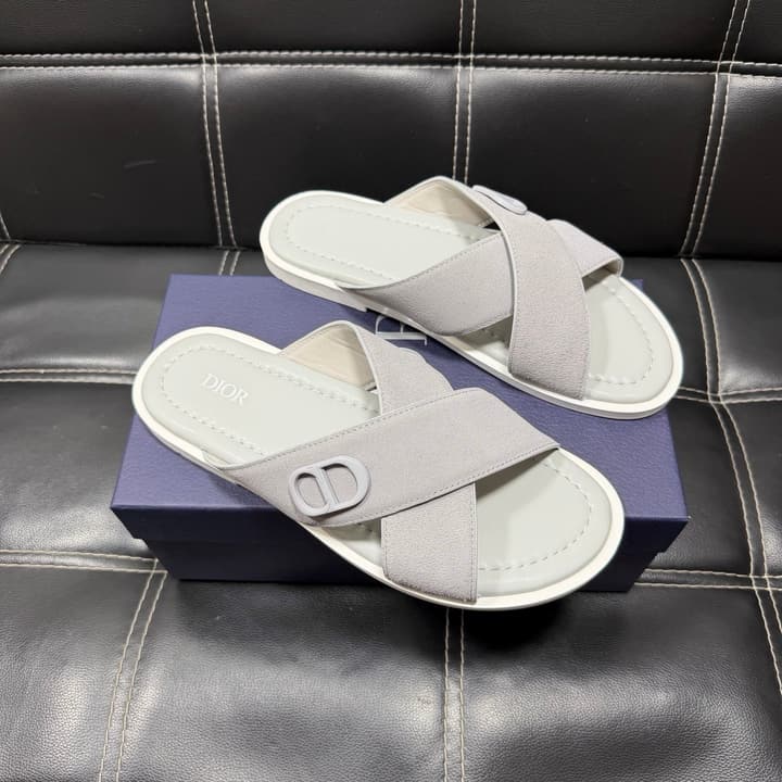 Dior Men's Pebbled Leather and Suede Slides – Spring/Summer Collection 2025 in Black Pebbled Leather Cross Strap