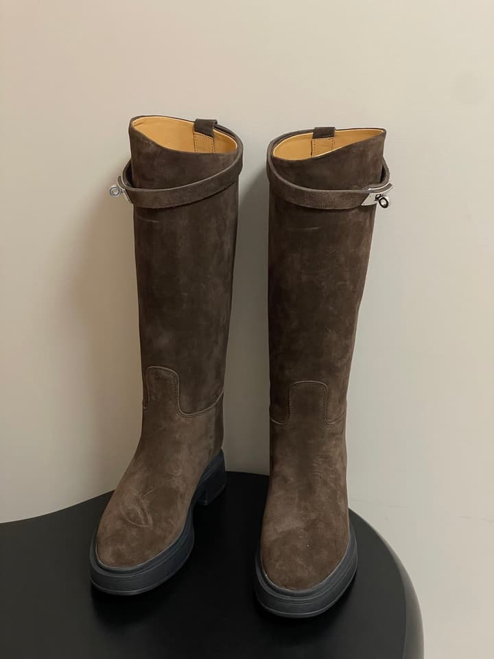 Hermès Jumping Kelly Buckle Knee-High Boots in Black Leather