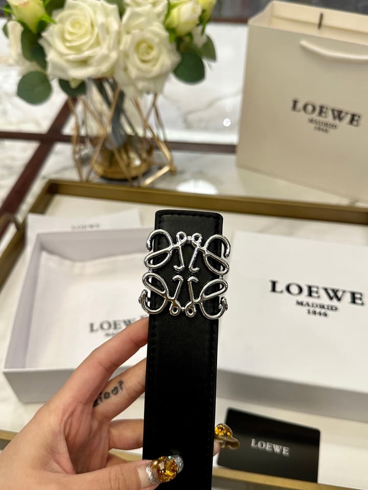 Loewe Classic Leather Belt – 4.0cm in Black With Gold Flat Buckle