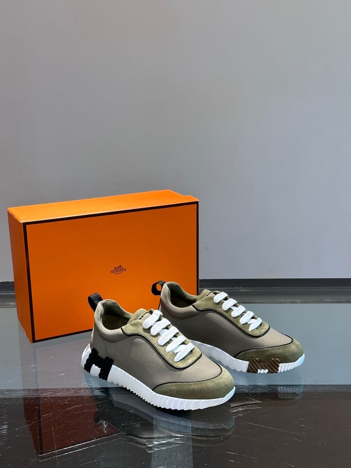 Hermès Bouncing Unisex Sneakers in Black