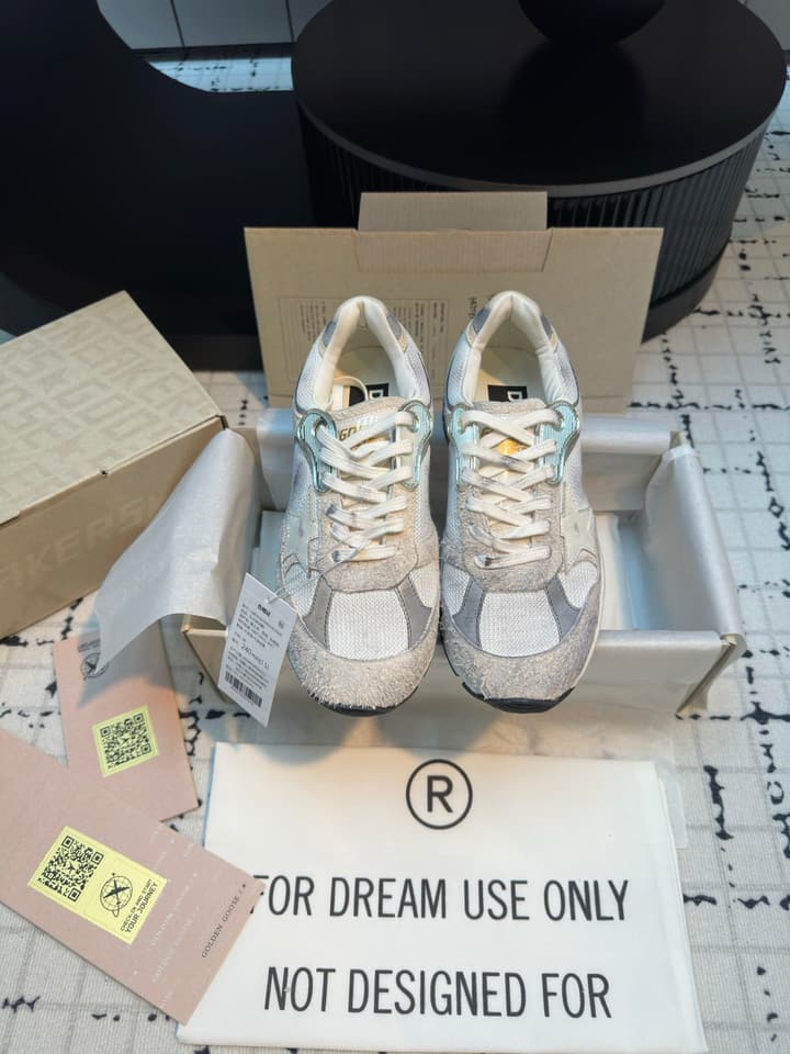 Golden Goose Deluxe Brand Sneakers