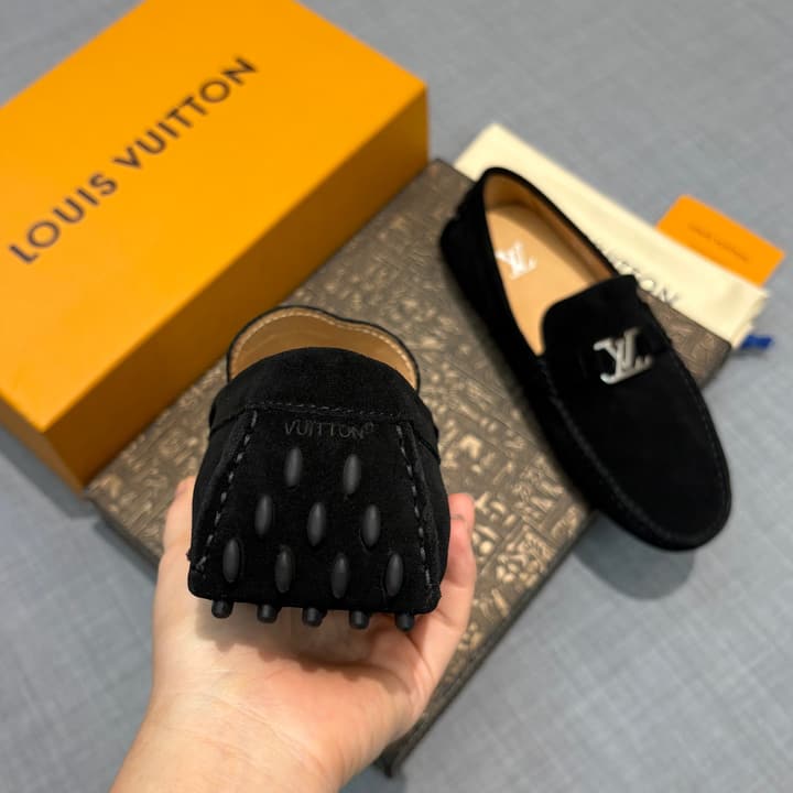 Louis Vuitton Men's Suede Driving Shoes in Black Suede