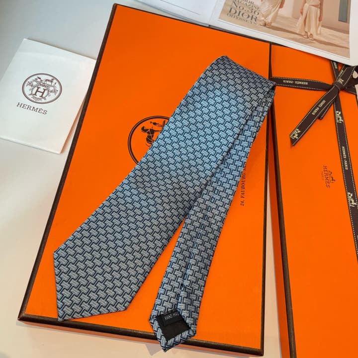 Hermès Philippe Mouquet Men's Tie in Cool Grey Patterned