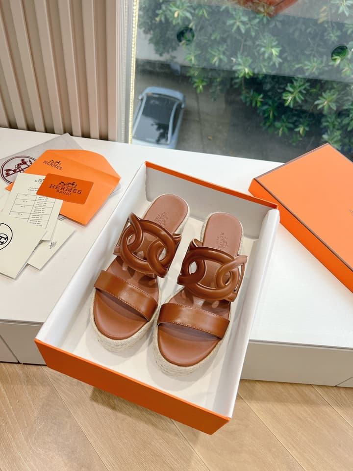 Hermès Wedge Sandals – Spring/Summer 2024 Collection in Black