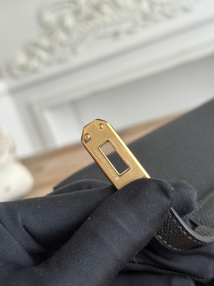Hermès Kelly Mini Handbag in Black Gold Hardware