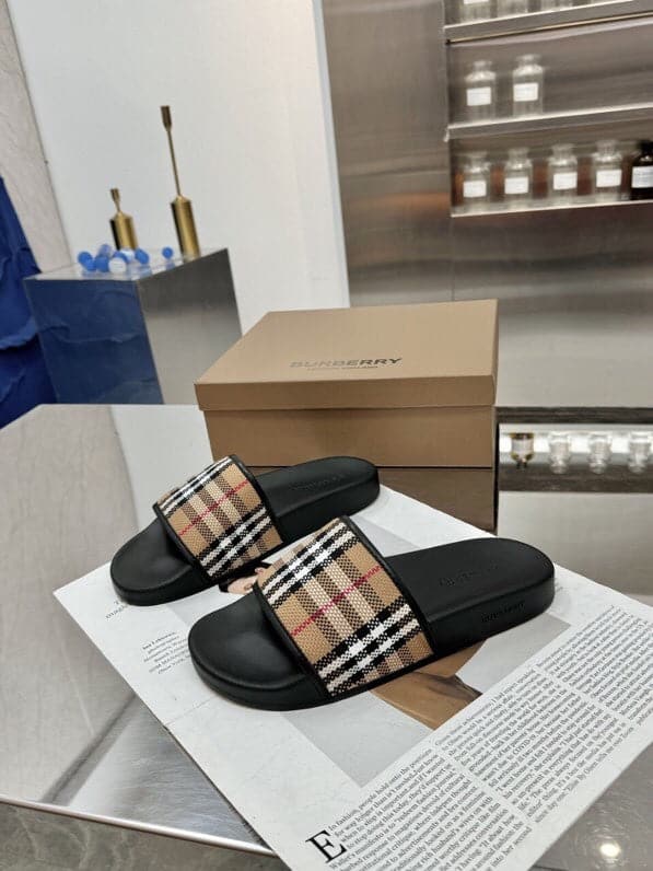 Burberry Kingdom Logo Sandals