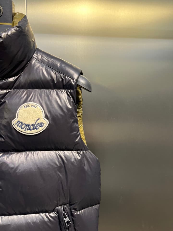 Moncler Lipsi Men's Down Vest – Early Autumn Collection in Black