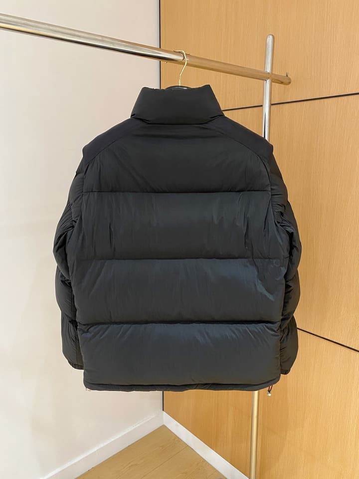 Moncler Designer Puffer Jacket – 2025 Collection in Black Puffer Jacket