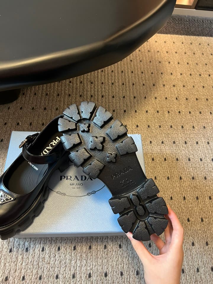 Prada Thick-Soled Mary Jane Shoes – 25SS in Glossy Black