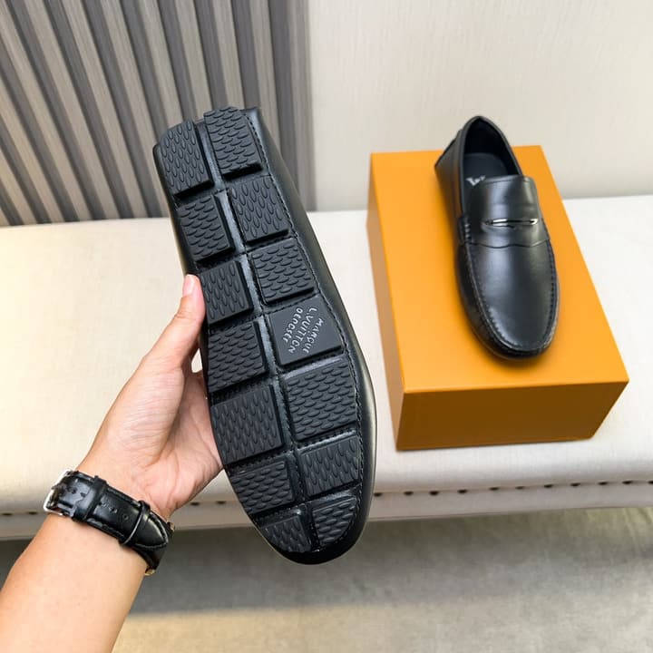 Louis Vuitton Pebbled Leather Driving Shoes in Black Textured Leather