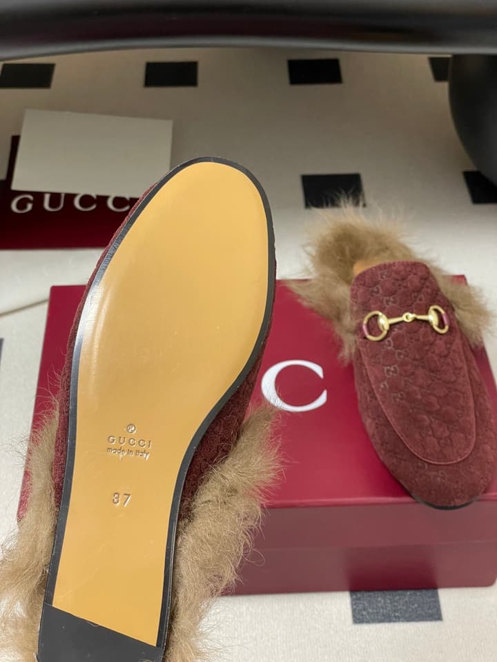 Gucci Princetown Classic Wool Mules – 2025 Fall Latest Edition in Black Croc Embossed Leather