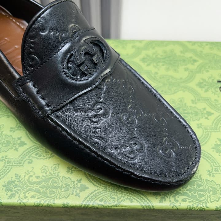 Gucci Premium Leather Loafers in Black Embossed Leather